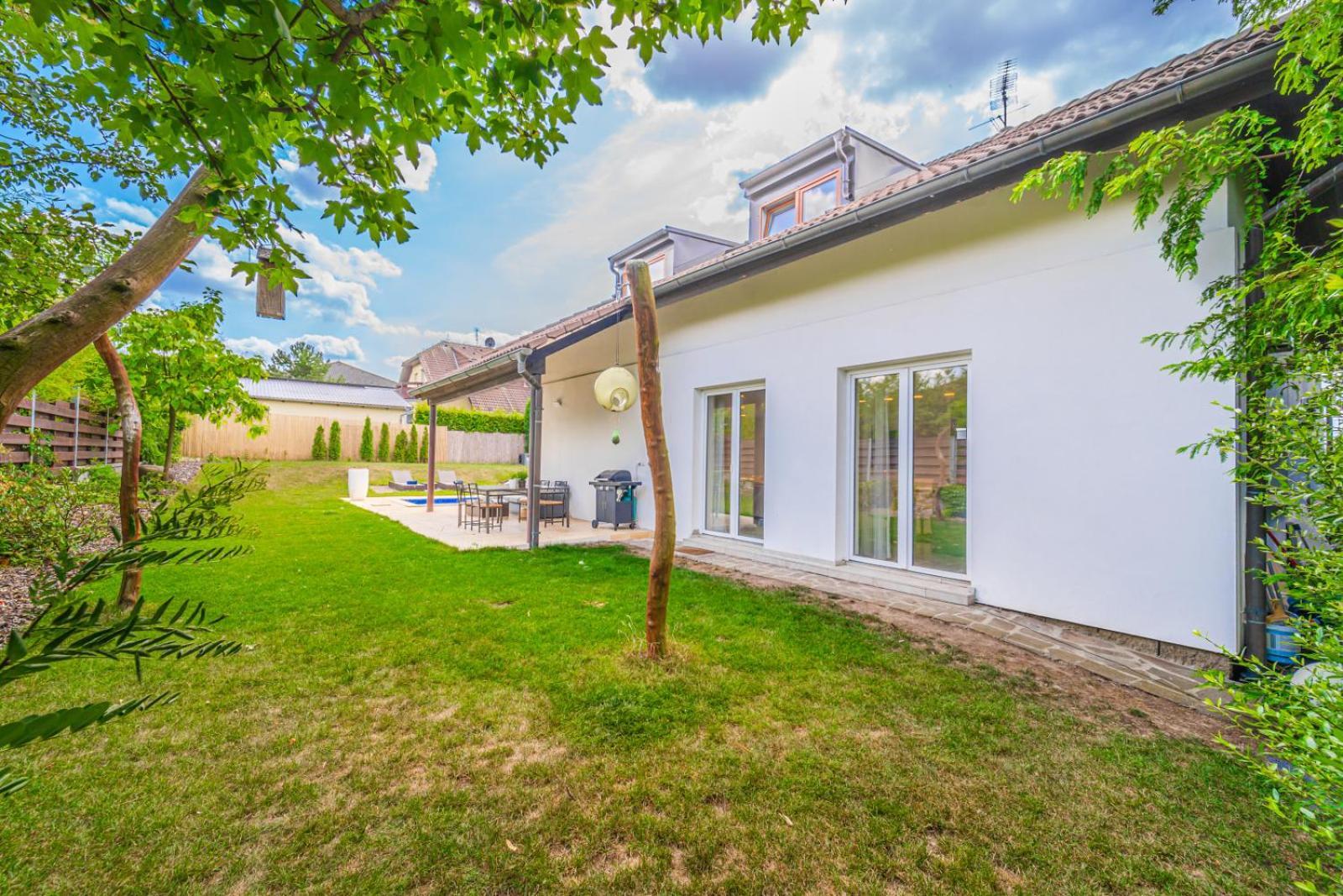 Vila Sara S Bazenem A Infrasaunou Na Kraji Prahy Zbuzany 外观 照片